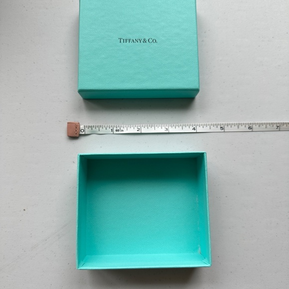Tiffany & Co. empty box and dust bag pouch packaging earrings bracelet necklace - Picture 4 of 7